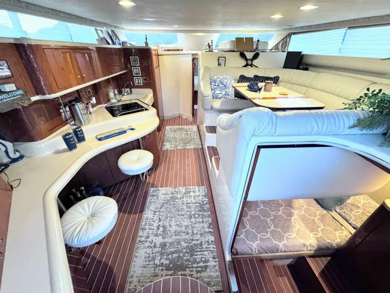 Slide: The Image of Sea Ray 450 Express Bridge 2000 - 5678226