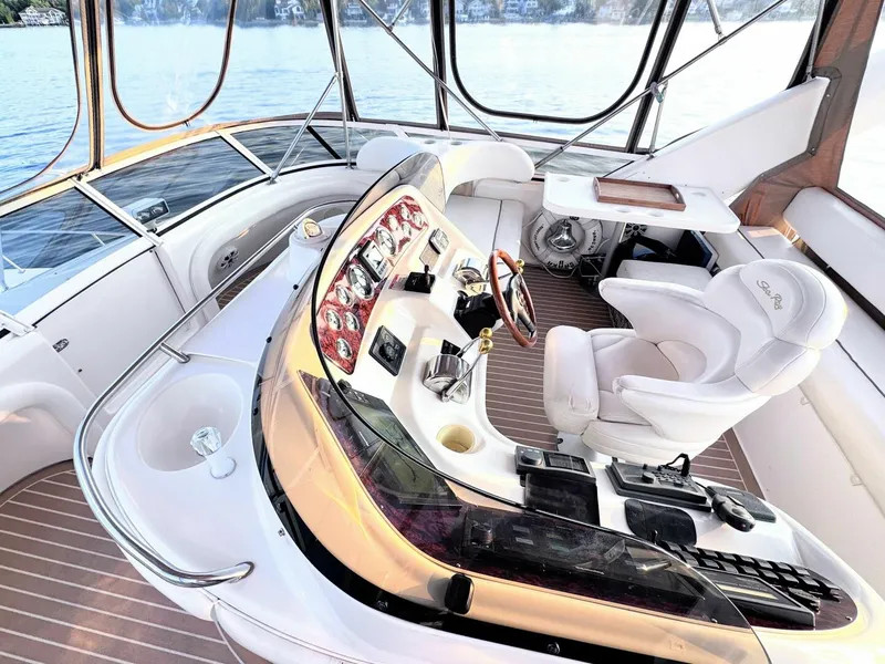 Slide: The Image of Sea Ray 450 Express Bridge 2000 - 5678271