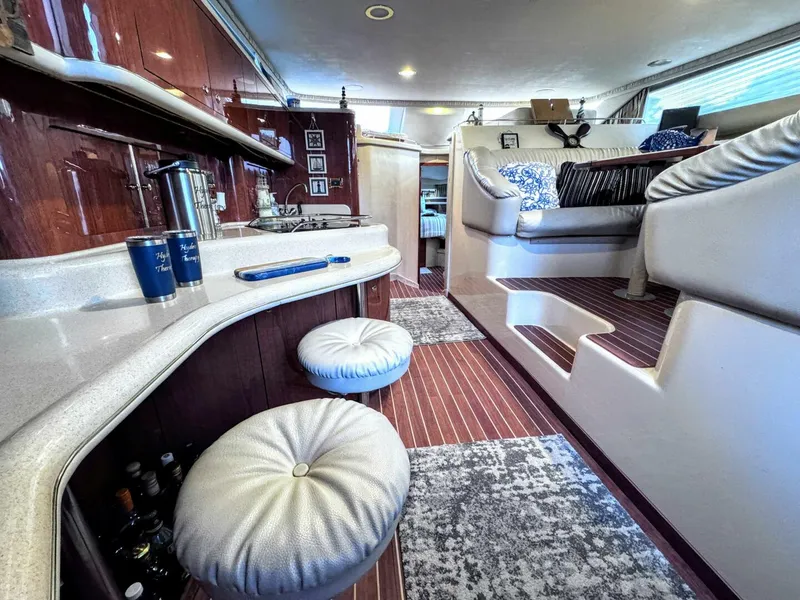 Slide: The Image of Sea Ray 450 Express Bridge 2000 - 5678274