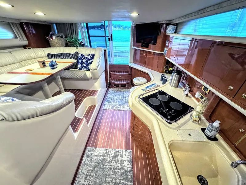 Slide: The Image of Sea Ray 450 Express Bridge 2000 - 5678275