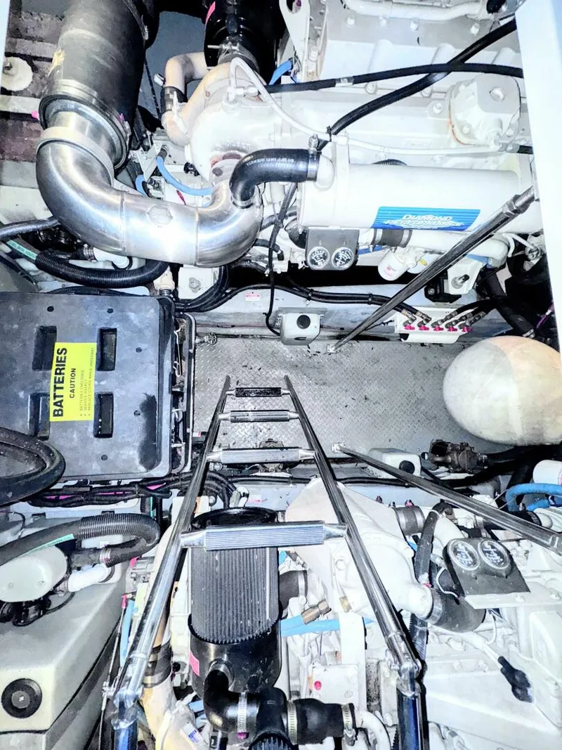 Slide: The Image of Sea Ray 450 Express Bridge 2000 - 5678291