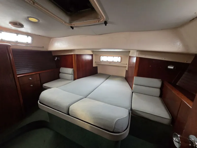 Slide: The Image of Moody 38 1995 - 5830145