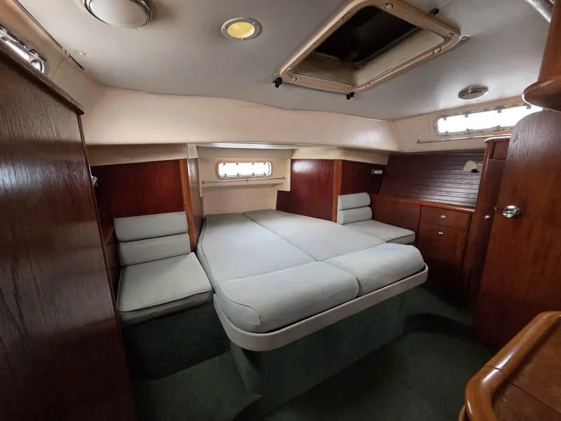 Slide: The Image of Moody 38 1995 - 5830139