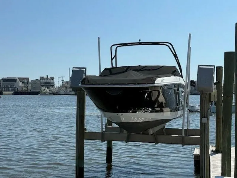 The Image of Sea Ray 270 Sundeck Outboard 2016 - 5678815