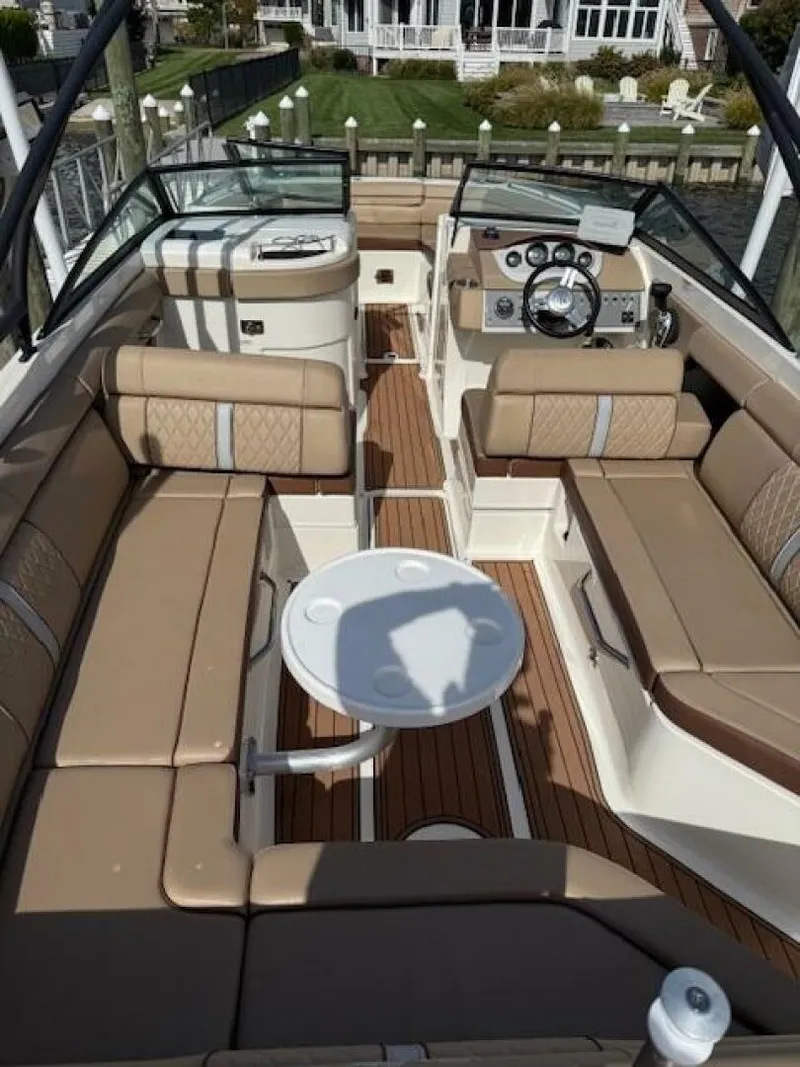 Slide: The Image of Sea Ray 270 Sundeck Outboard 2016 - 5678810