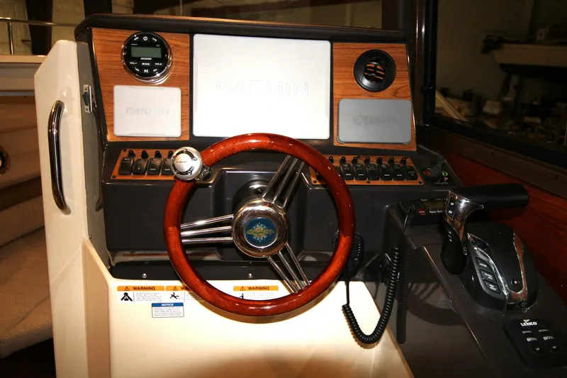 Slide: The Image of Ranger Tug R-25 2023 - 5678988