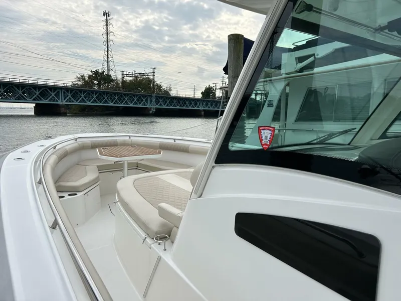 Slide: The Image of Boston Whaler 370 Outrage 2017 - 5679022