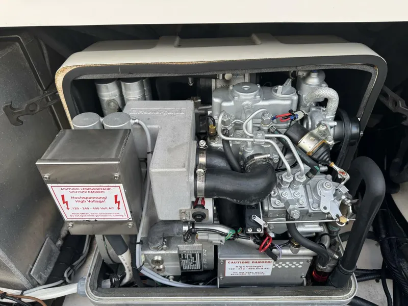 Slide: The Image of Boston Whaler 370 Outrage 2017 - 5793027