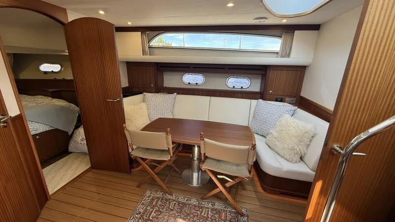 Slide: The Image of Elling E6 2021 - 5679443