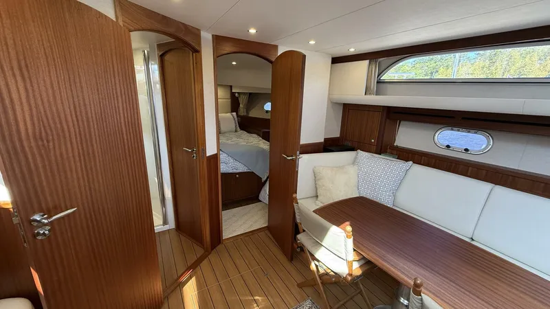 Slide: The Image of Elling E6 2021 - 5679477