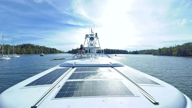 Slide: The Image of Elling E6 2021 - 5679491