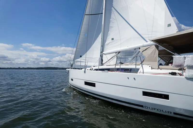 Slide: The Image of Dufour 390 2023 - 5680249