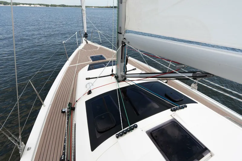 Slide: The Image of Dufour 390 2023 - 5680217