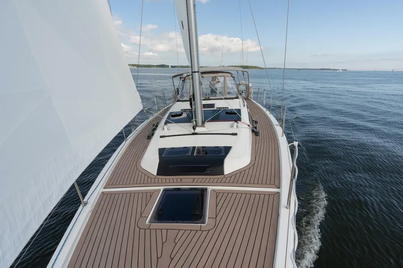 Slide: The Image of Dufour 390 2023 - 5680222