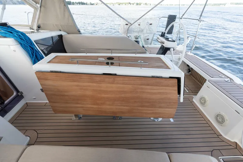 Slide: The Image of Dufour 390 2023 - 5680225