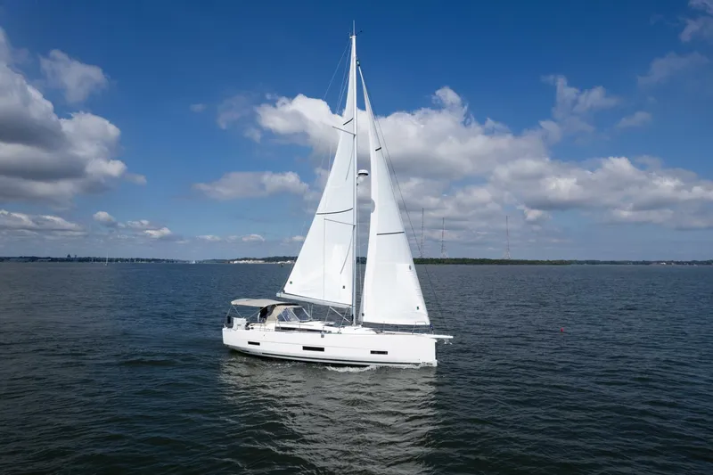 Slide: The Image of Dufour 390 2023 - 5680246