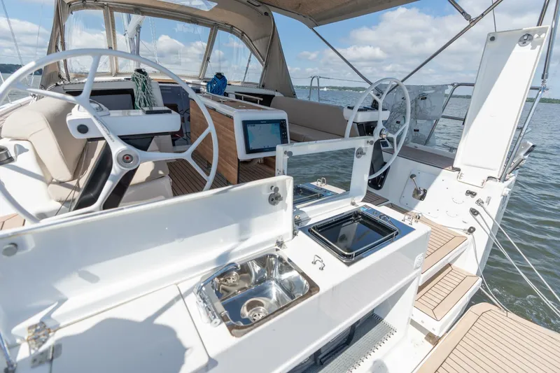 Slide: The Image of Dufour 390 2023 - 5680256