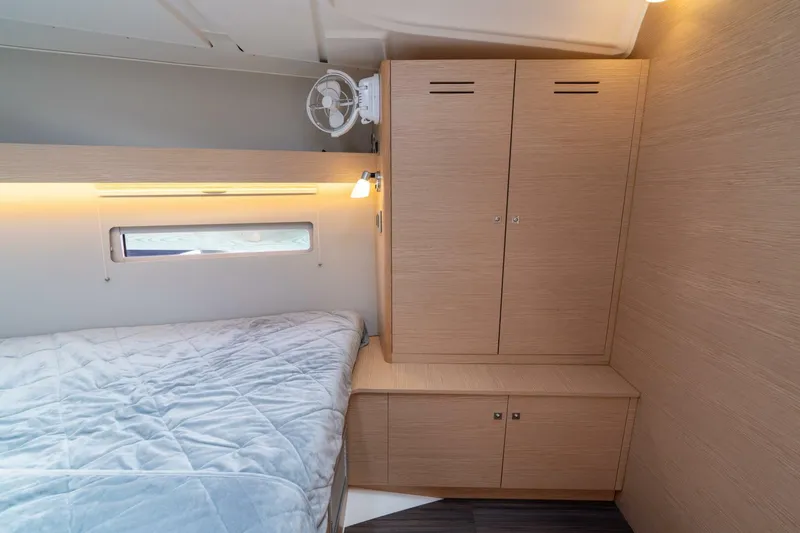 Slide: The Image of Dufour 390 2023 - 5680195