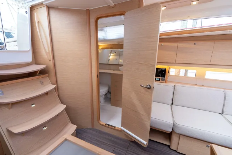 Slide: The Image of Dufour 390 2023 - 5680202