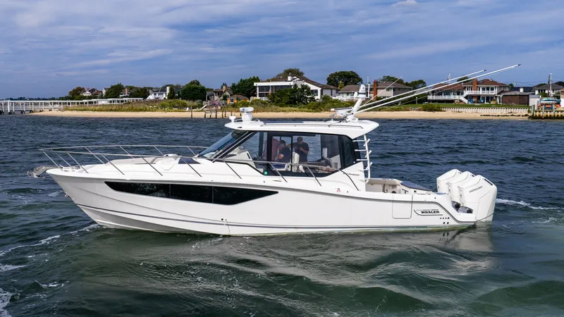 The Image of Boston Whaler 405 Conquest 2024 - 5680323