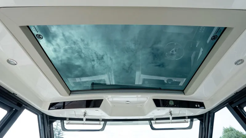 Slide: The Image of Boston Whaler 405 Conquest 2024 - 5680373