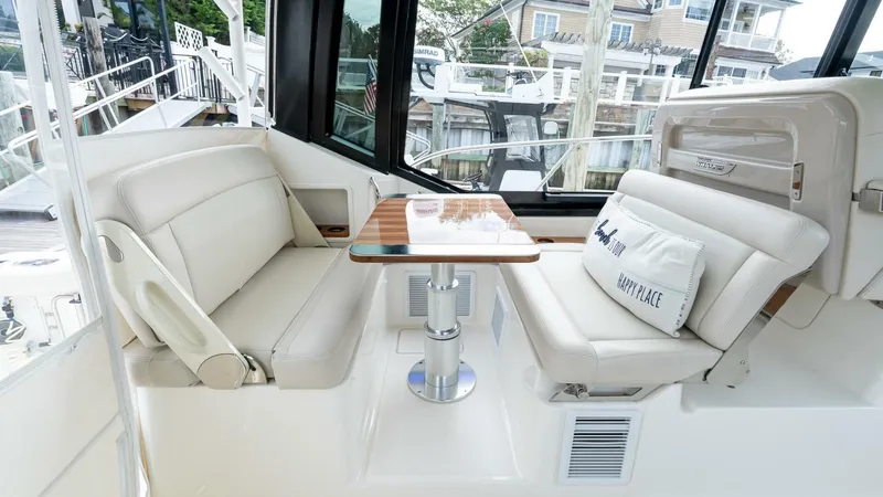 Slide: The Image of Boston Whaler 405 Conquest 2024 - 5680352