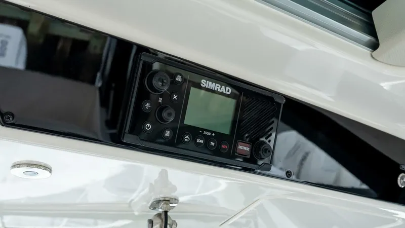 Slide: The Image of Boston Whaler 405 Conquest 2024 - 5680374