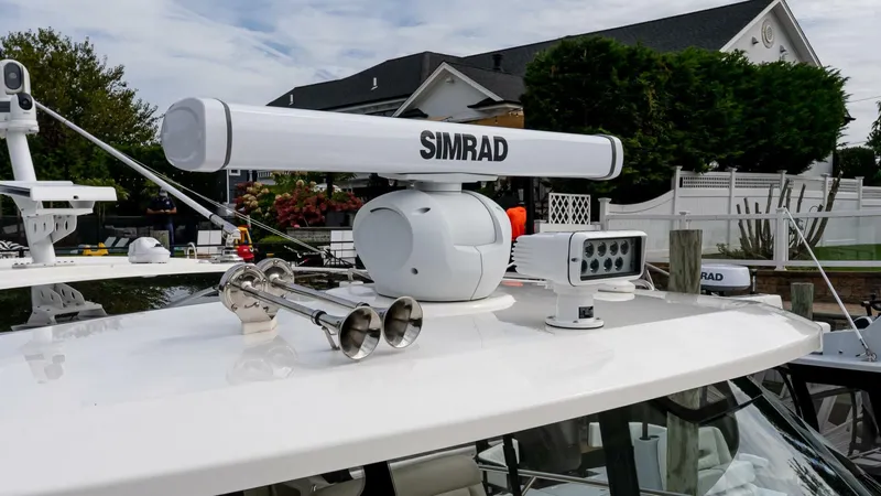 Slide: The Image of Boston Whaler 405 Conquest 2024 - 5680387