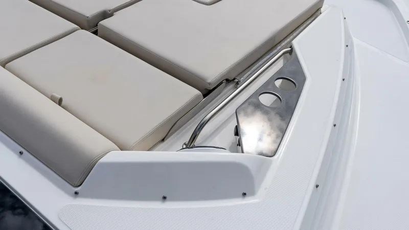 Slide: The Image of Boston Whaler 405 Conquest 2024 - 5680405