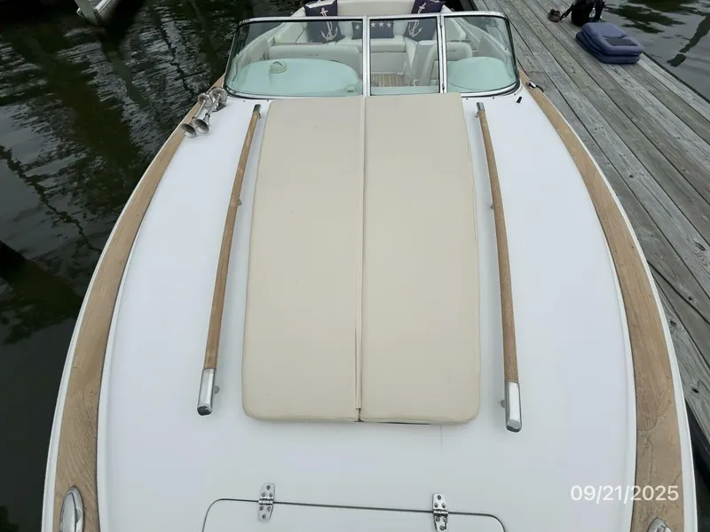 Slide: The Image of 28' Chris-Craft foredeck aft2 - 5680631