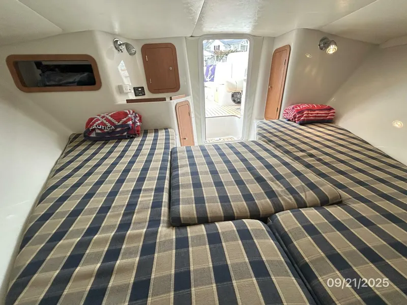 Slide: The Image of 28' Chris-Craft cabin aft - 5680603