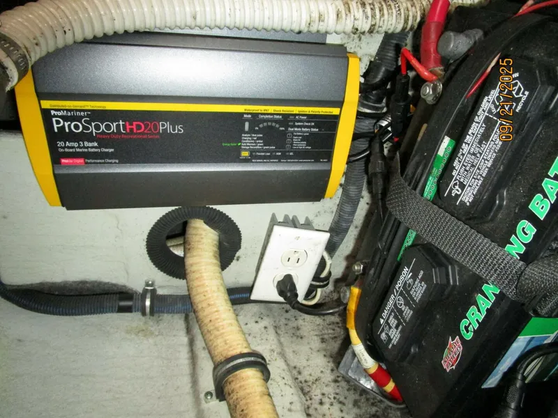 Slide: The Image of 28' Chris-Craft battery charger - 5680601