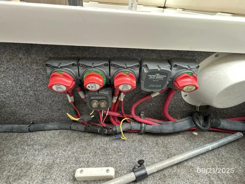 Slide: The Image of 28' Chris-Craft battery switches - 5680602