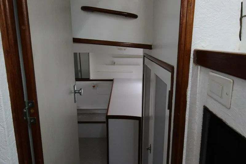 Slide: The Image of Bertram 42 Motor Yacht 1974 - 5680729