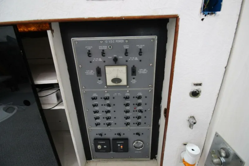 Slide: The Image of Bertram 42 Motor Yacht 1974 - 5680734