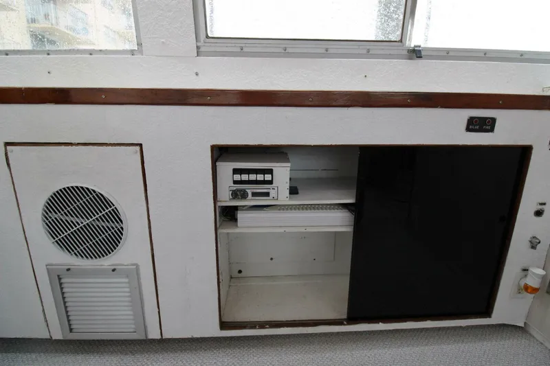 Slide: The Image of Bertram 42 Motor Yacht 1974 - 5680735