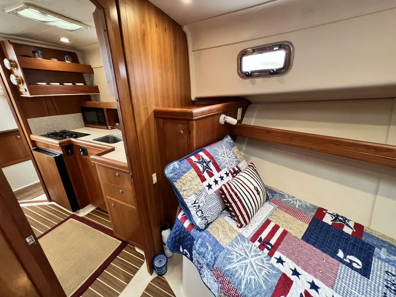 Slide: The Image of Mainship Pilot 34 2004 - 5682625