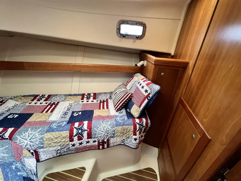 Slide: The Image of Mainship Pilot 34 2004 - 5682626