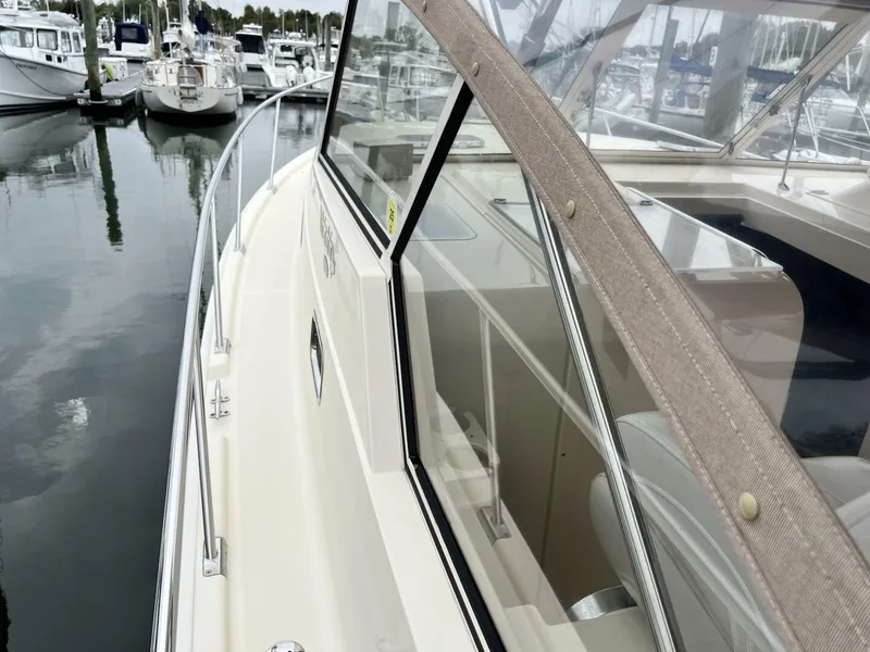 Slide: The Image of Mainship Pilot 34 2004 - 5682632