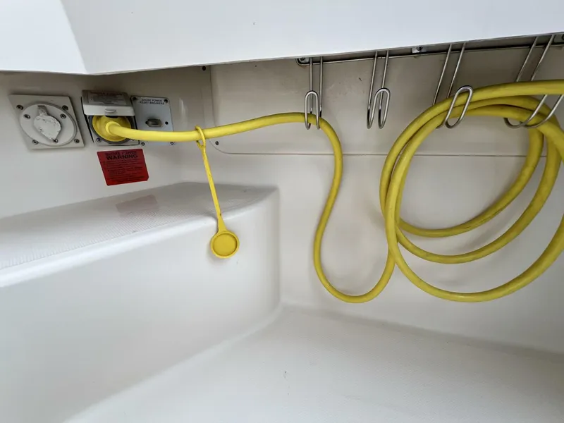 Slide: The Image of Mainship Pilot 34 2004 - 5682642