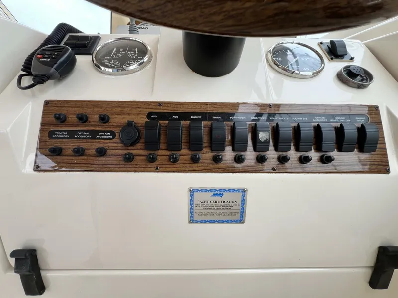 Slide: The Image of Mainship Pilot 34 2004 - 5682646