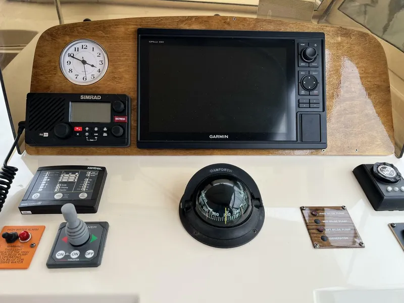 Slide: The Image of Mainship Pilot 34 2004 - 5682654