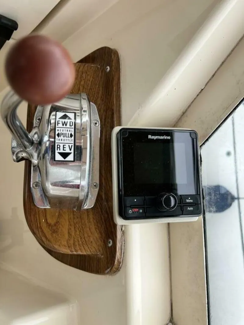 Slide: The Image of Mainship Pilot 34 2004 - 5682655