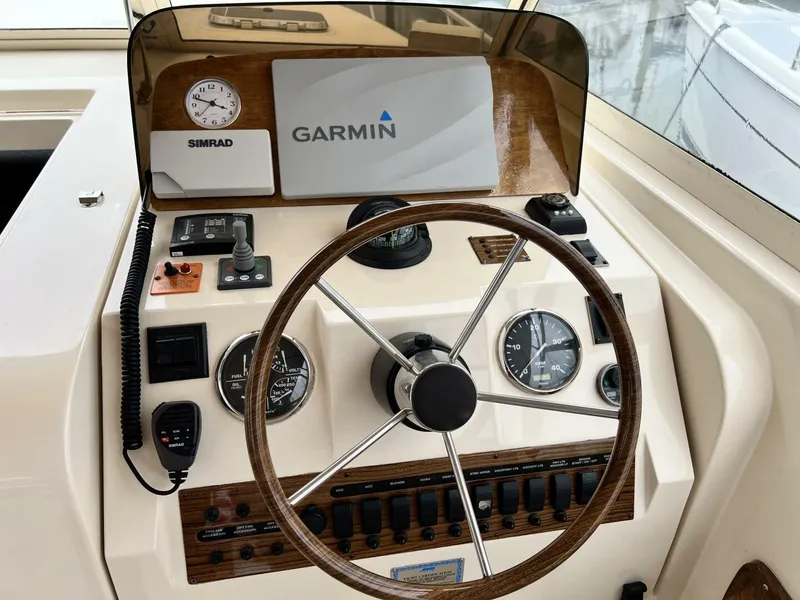 Slide: The Image of Mainship Pilot 34 2004 - 5682656