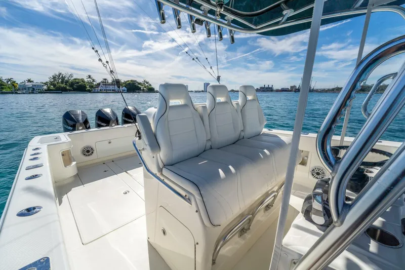 Slide: The Image of SeaVee 370z 2021 - 5856126