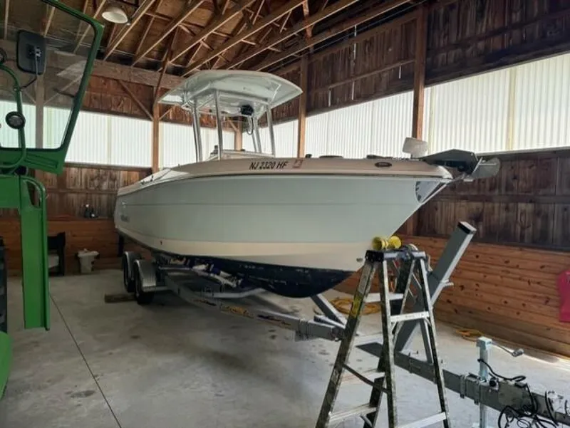 Slide: The Image of Robalo R242 Center Console 2015 - 5780602