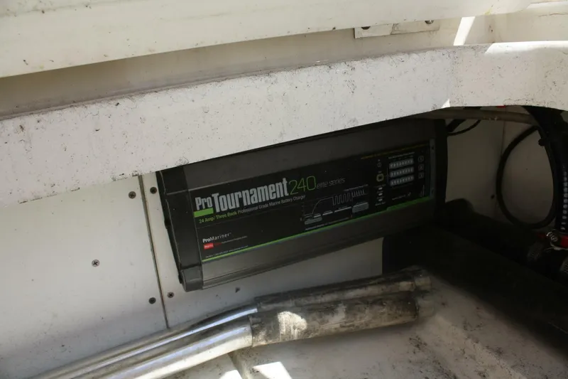 Slide: The Image of Boston Whaler 270 Dauntless 2021 - 5682966