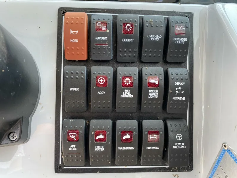 Slide: The Image of Pursuit 266 Dual Console 2021 - 5683186