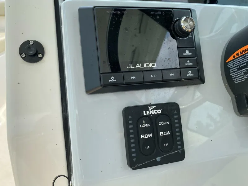 Slide: The Image of Pursuit 266 Dual Console 2021 - 5683187