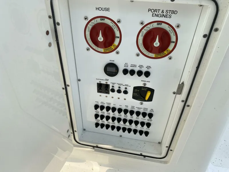 Slide: The Image of Pursuit 266 Dual Console 2021 - 5683200